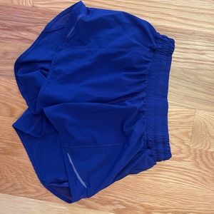 Lululemon 4in, size 4 hotty hot shorts